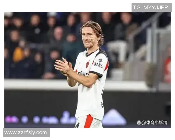 世界杯历史冷门AC米兰狂胜里昂5-0帽子戏法点燃全场激情