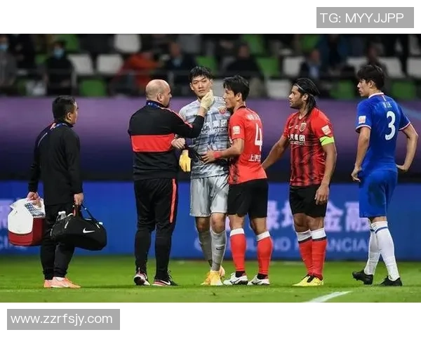 友谊赛激战成平局里昂与莱比锡争议判罚引发全场热议